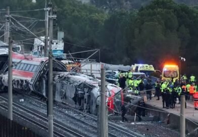 برقية تعزية بضحايا حادث القطارين في إسبانيا