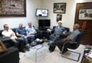 وفد من خلية الأزمة في بلدية عيترون يزور التجمع